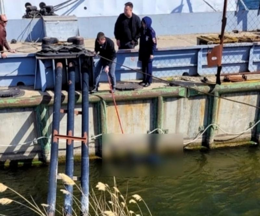 В Астраханской области при загадочных обстоятельствах погибли двое мужчин