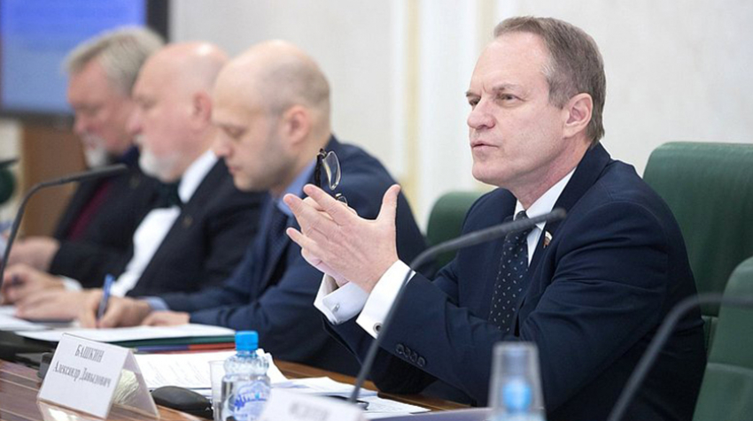 Александр Башкин останется сенатором от Астраханской области в Совете Федерации
