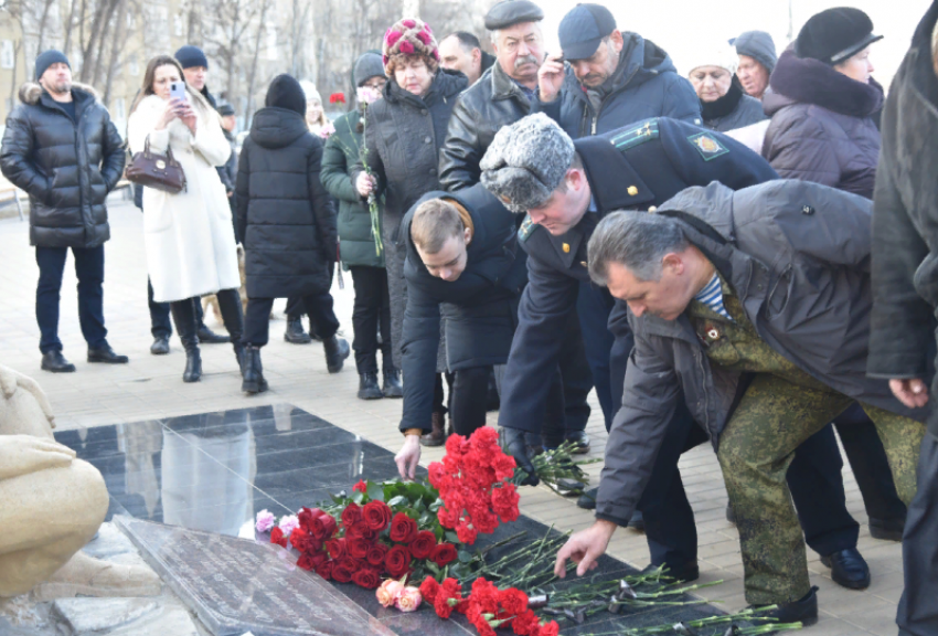 В Астрахани почтили память воинов-афганцев