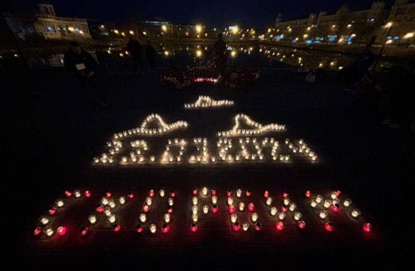 Астраханцы провели акцию «Журавли» в память о жертвах теракта в Подмосковье