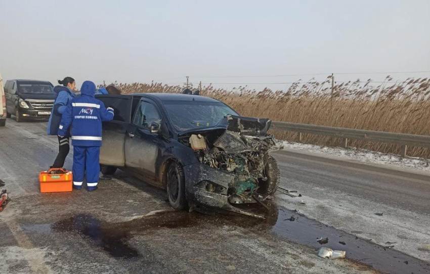 Два астраханца остаются в тяжелом состоянии после ДТП в Красноярском районе