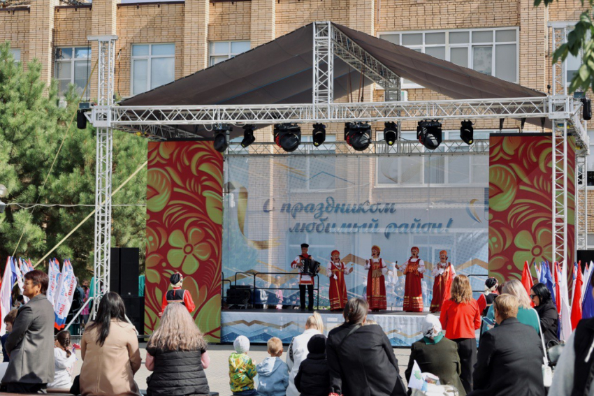 Один из районов Астраханской области поздравил местных жителей: с чем и как это было