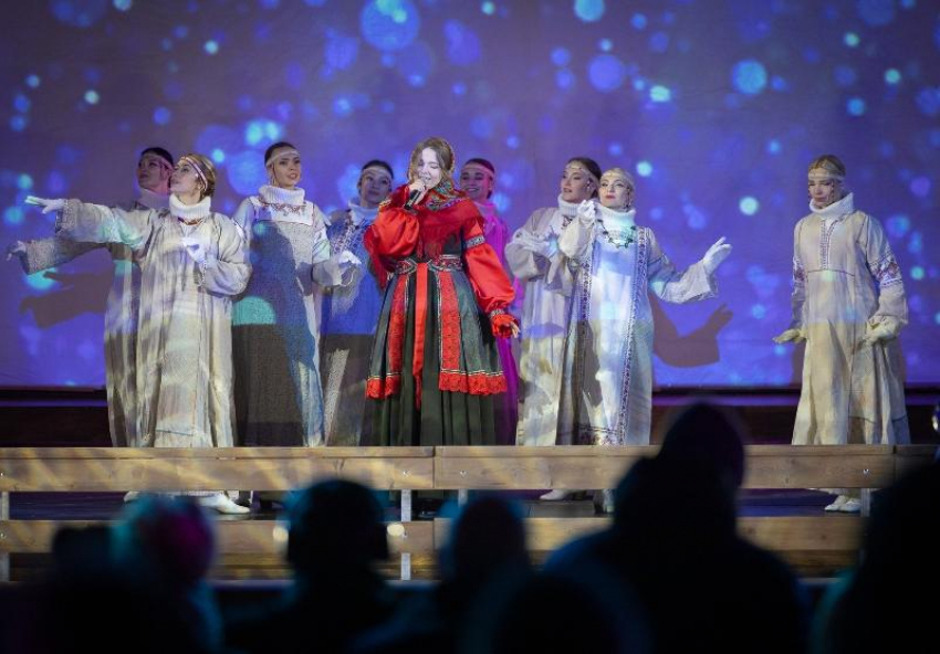 Астраханцев пригласили проводить зимние каникулы праздничными концертами