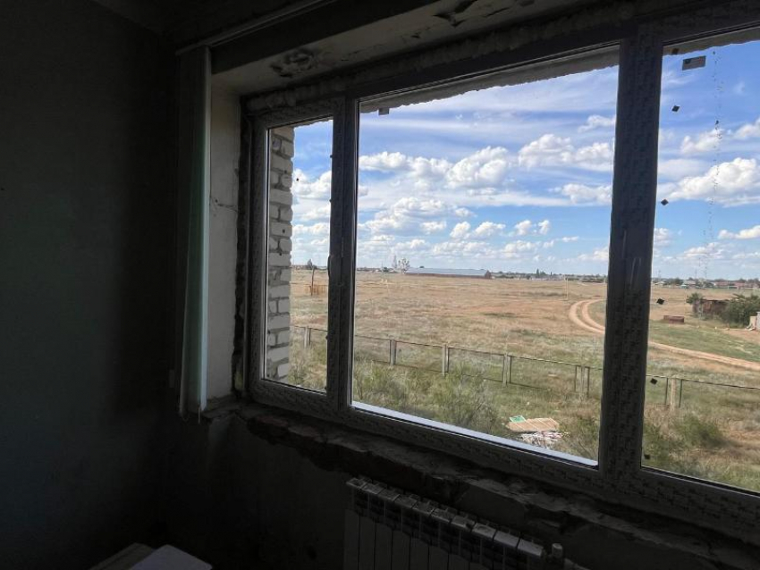 Качество капремонта астраханской больницы оценят 6000 сельчан