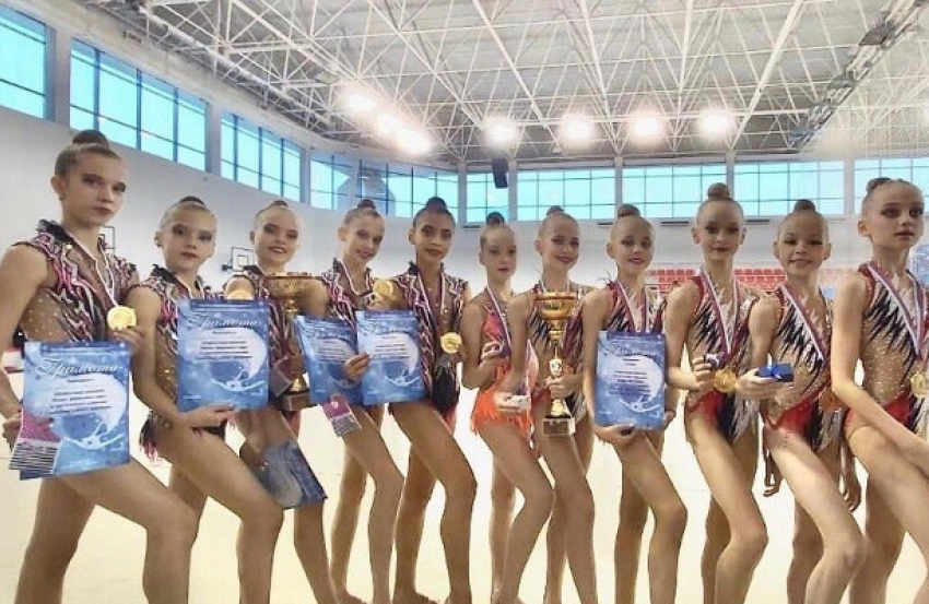 Астраханские гимнастки привезли из Краснодара два золота