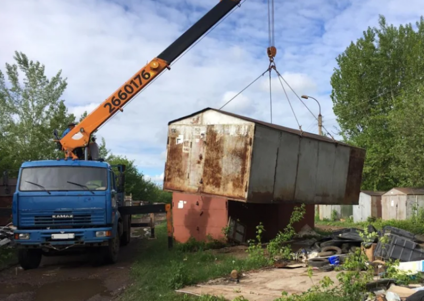В Ленинском районе Астрахани демонтируют более 50 гаражей
