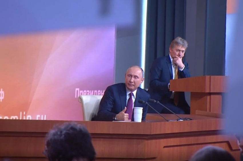Вода, УК, и недострои: астраханцы массово отправляют видеообращения к Путину