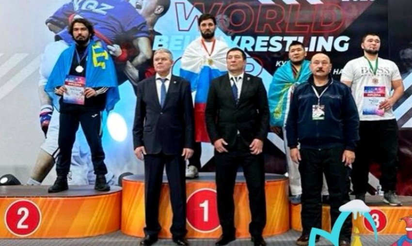 Астраханец стал победителем Кубка мира по борьбе на поясах 
