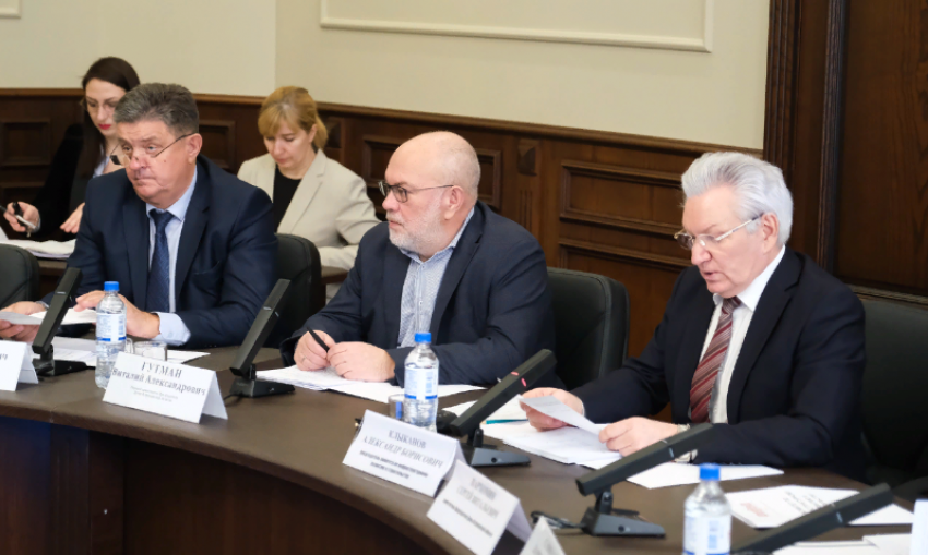 В 2023 году на улучшение ЖКУ в Астрахани направят 4,3 миллиарда рублей