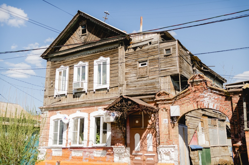 Сносить нельзя оставить: администрация Астрахани опубликовала список аварийных домов