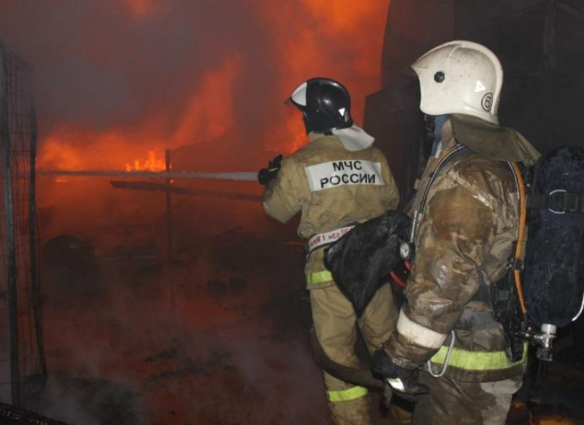Под Астраханью в сгоревшем жилом доме обнаружили тело женщины