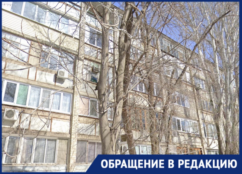 Астраханцы тратят в складчину 40 тысяч рублей на откачку канализации из дома