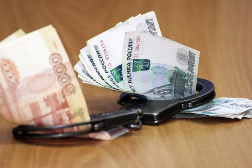 В Астрахани директор УК самовольно распорядилась деньгами жильцов