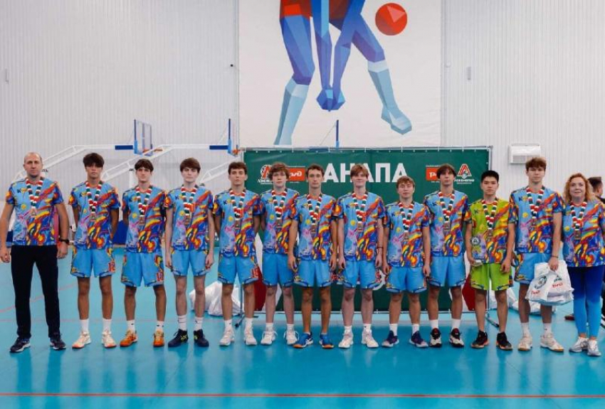 Астраханские волейболисты стали призерами международного турнира в Анапе