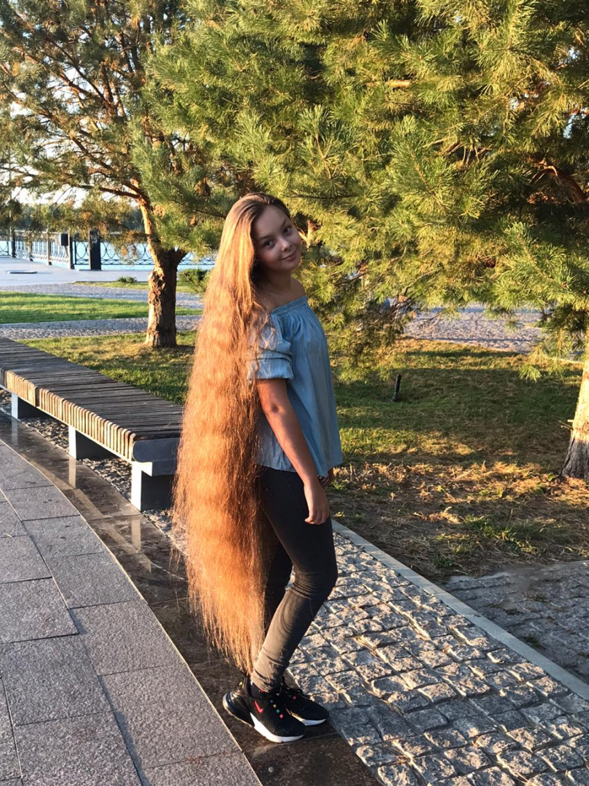 Астраханская школьница побила все рекорды по длине волос