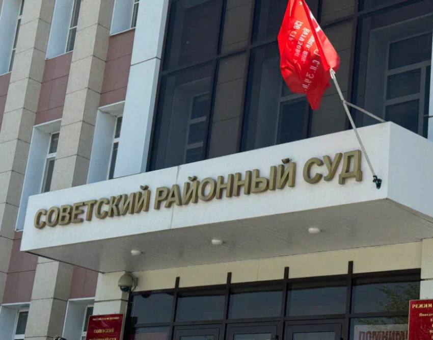 Астраханке отказались компенсировать недосып из-за шумного мусоровоза