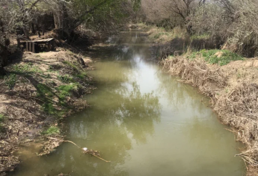 Жалобы жителей астраханского села на плохое водоснабжение дошли до главы СКР