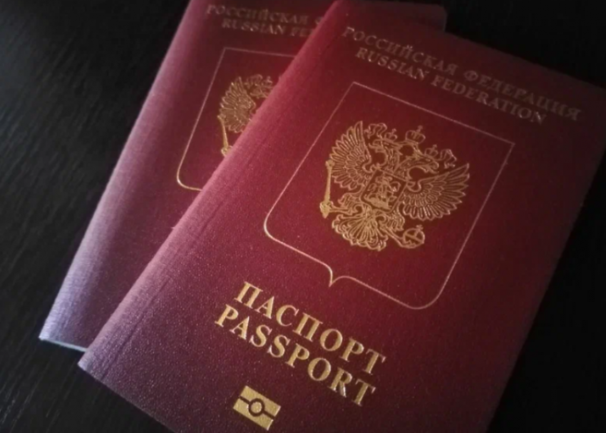 Астраханцев предупредили о новом правиле для выезда подростков за границу