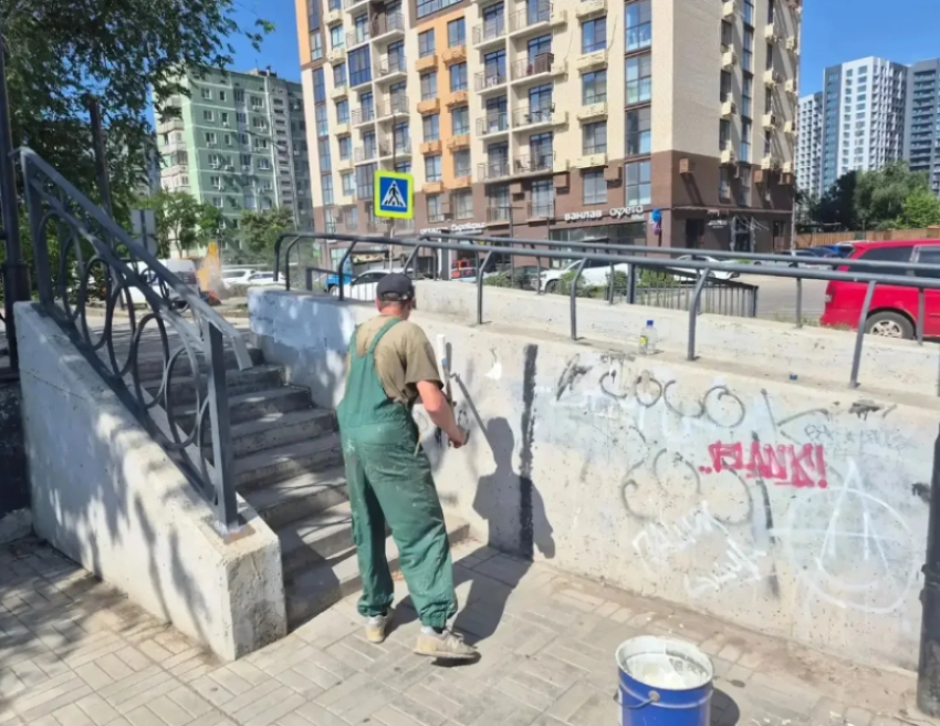 Глава Астрахани призвал остановить круговорот вандализма в городе