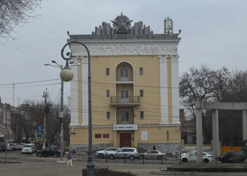 В Астраханской области стало меньше работы для «синих воротничков»