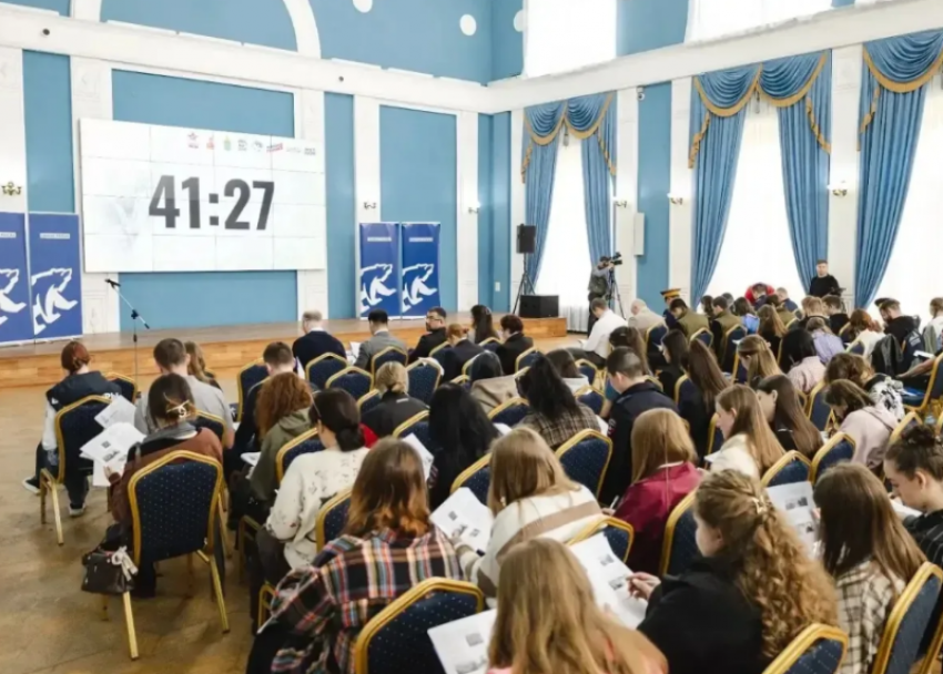 Астраханцы массово писали «Диктант Победы» на площадках по всему региону