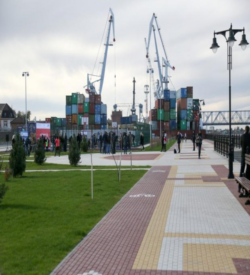 Администрация затеяла опрос по благоустройству Петровской набережной 