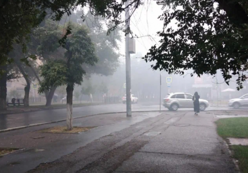 В Астрахани водителям рекомендовали снизить скорость из-за туманов