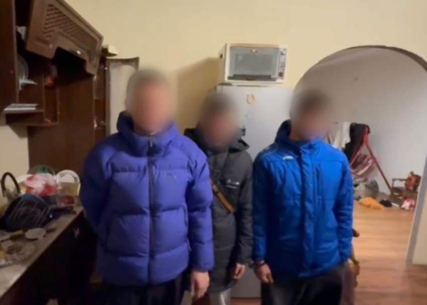 В квартире молодых астраханцев обнаружили два килограмма запрещенного вещества