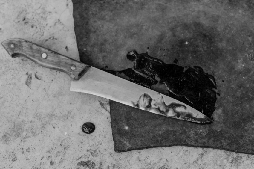 Астраханец пырнул ножом парня падчерицы в знак уважения к недавно умершей супруге