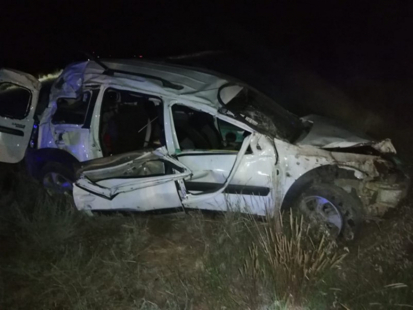 Молодой астраханец на угнанной машине перевернулся в кювет