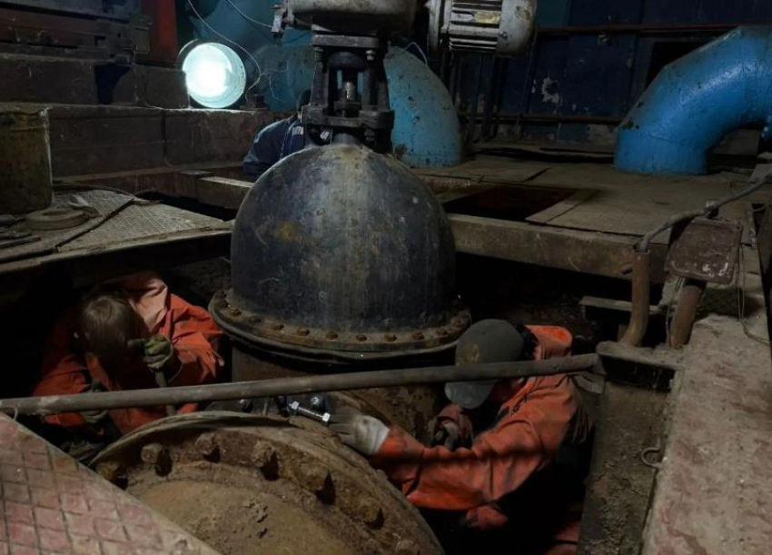 Более 22 тысяч астраханцев сидели без воды из-за пьяного парня в канализации