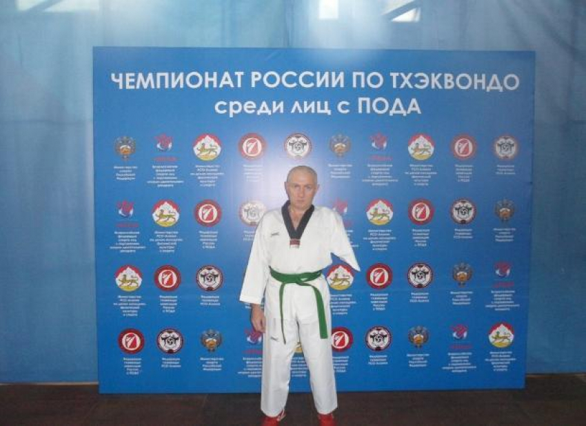 Астраханец с одной рукой стал обладателем чёрного пояса по паратхэквондо