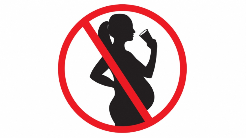 Астраханцам рассказали, как алкоголь влияет на здоровье женщины