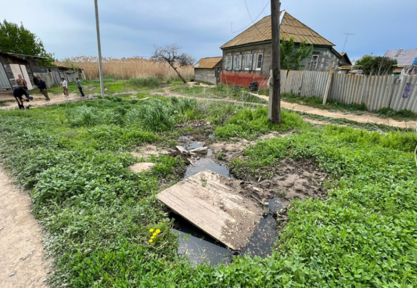 В Астраханской области коммунальщиков обвинили в разливе канализационных вод