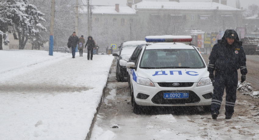 Из-за снегопада в Астраханской области произошло 38 аварий