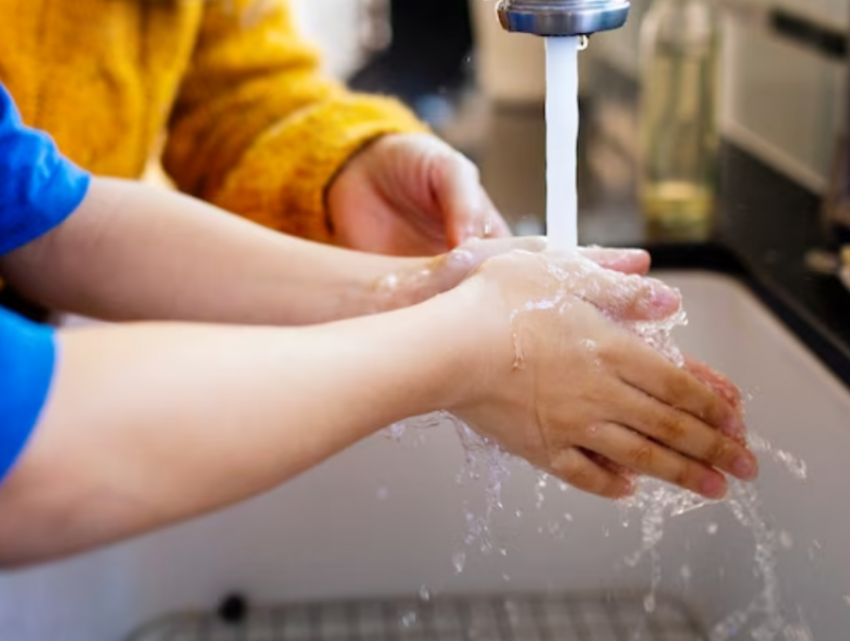 Некоторым астраханцам горячую воду вернут не раньше 13 октября