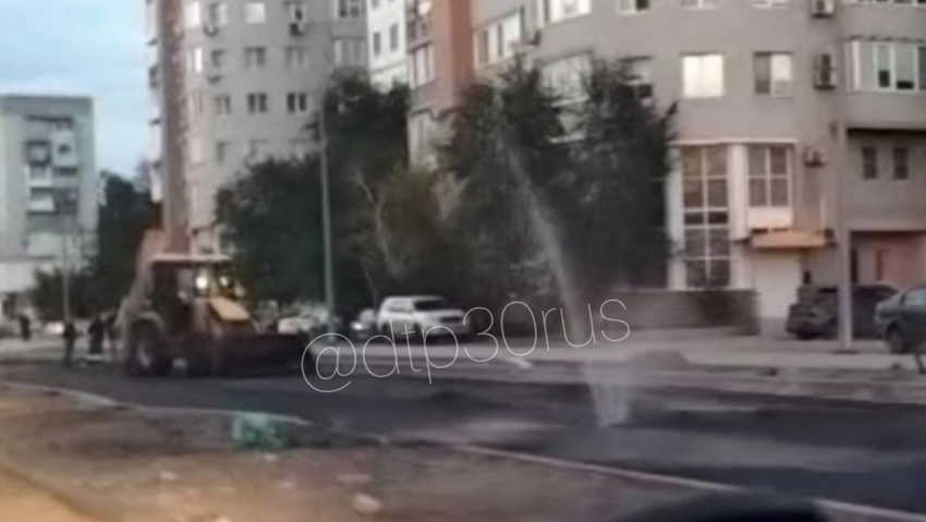 "Работа на результат": астраханцев удивил фонтан на одной из улиц города