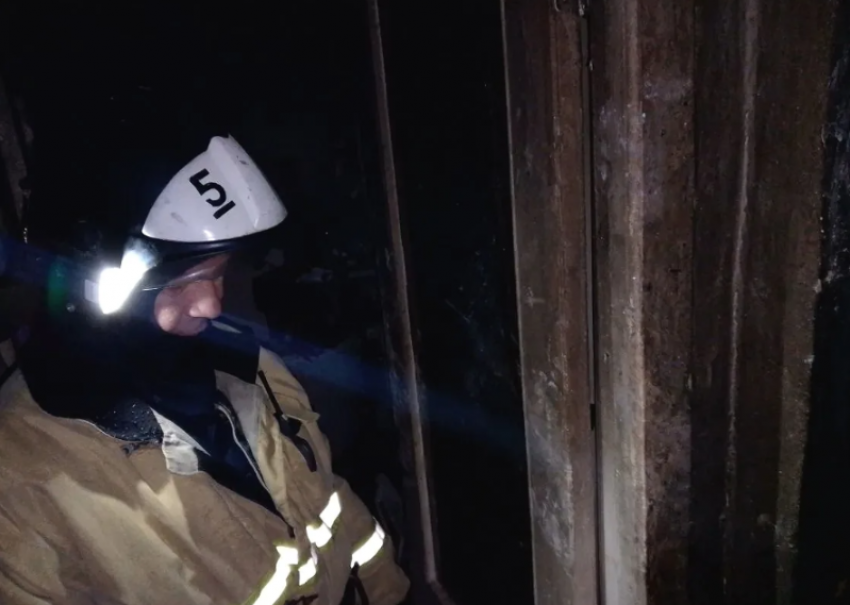 13-летний астраханец пострадал во время пожара в квартире