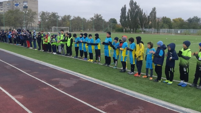 В Астраханской области школьные команды приняли участие в первенстве по футболу