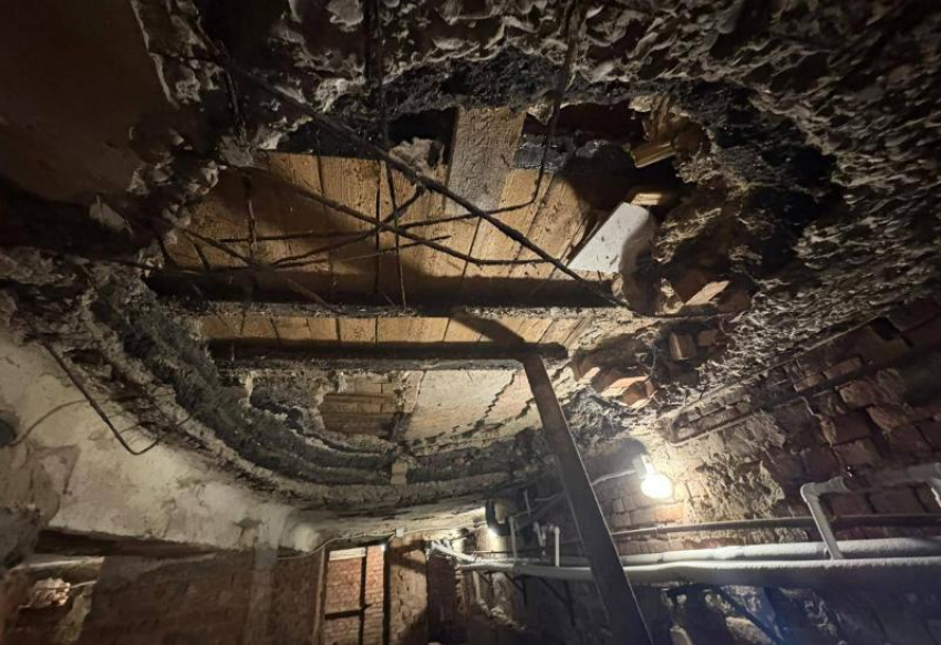 В Астрахани халатность управляющей компании стала угрозой безопасности жильцов