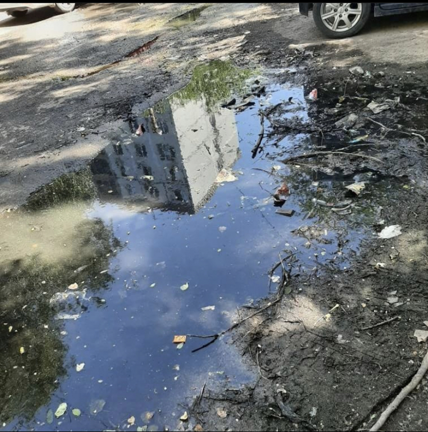 Астраханцы жалуются на невыносимый запах, с которым живут уже много лет