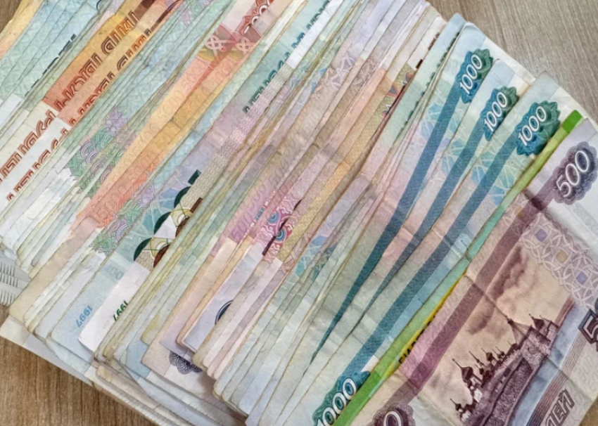 Астраханец обманом получил у знакомых 6 миллионов рублей и потратил на ставки