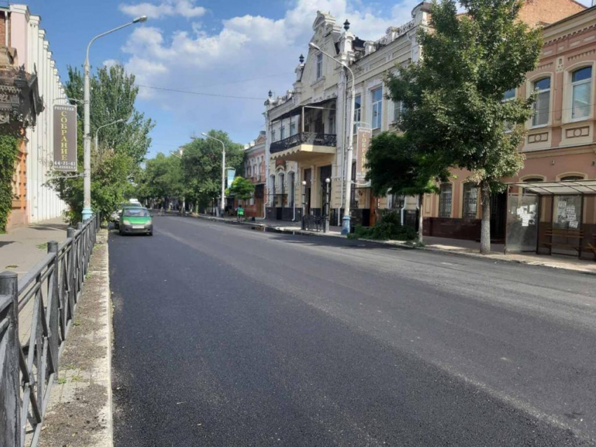 Одну из самых оживленных улиц Астрахани планируют отремонтировать к октябрю