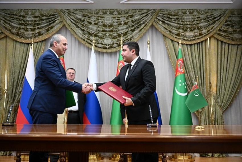 В Ашхабаде подписали соглашение о создании логистического центра Туркменистана в Астраханской области