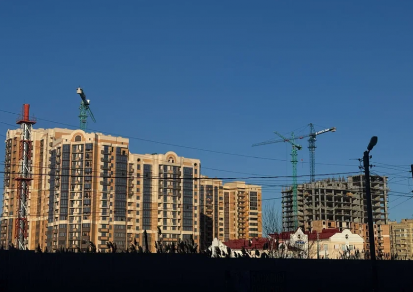 Среди астраханцев ищут рабочих по ремонту и обслуживанию зданий