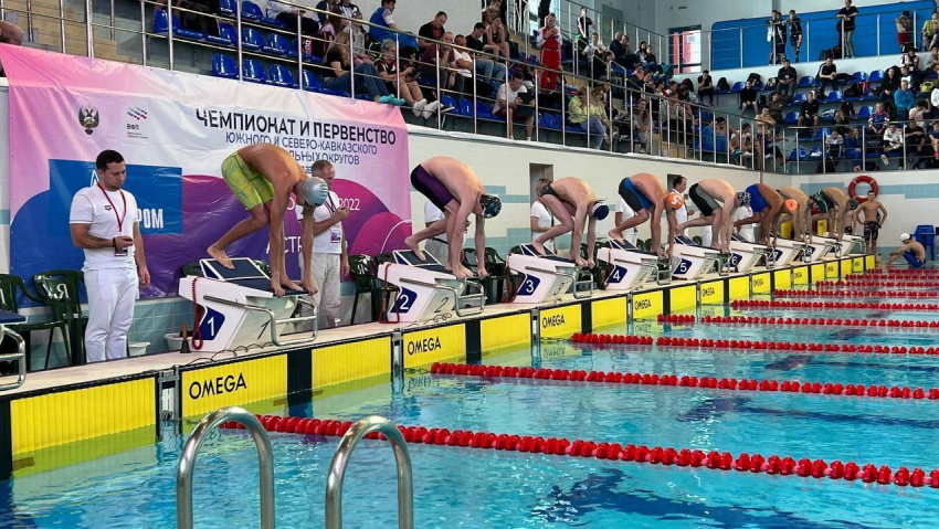 В Астрахани стартовал чемпионат и первенство ЮФО и СКФО по плаванию