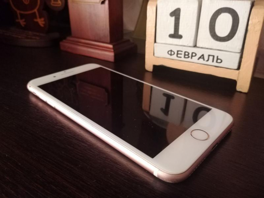 Безработный астраханец воровал деньги матери с помощью телефона