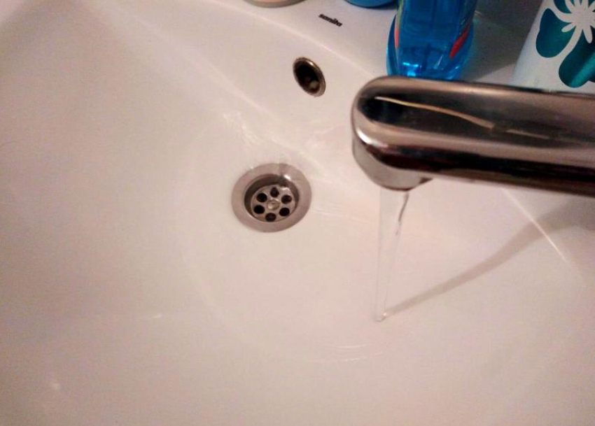 Массовое отключение холодной воды в Астрахани перенесли