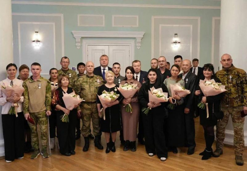 Восемь астраханцев получили госнаграды за проявленный на СВО героизм