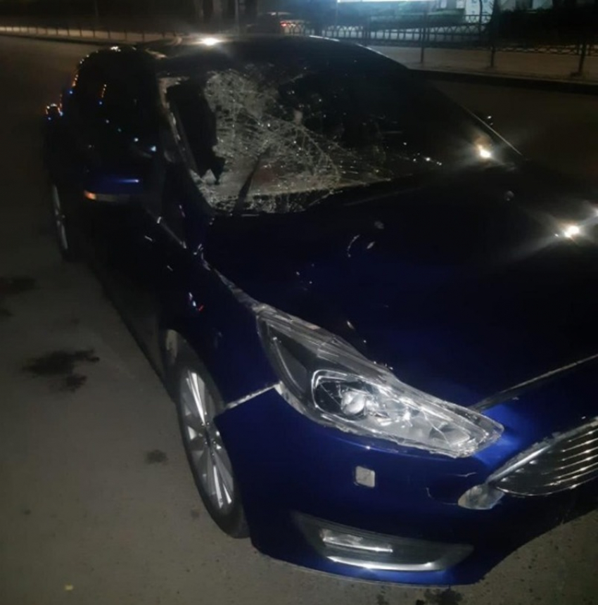 В Астрахани на улице Яблочкова мужчине оторвало ногу